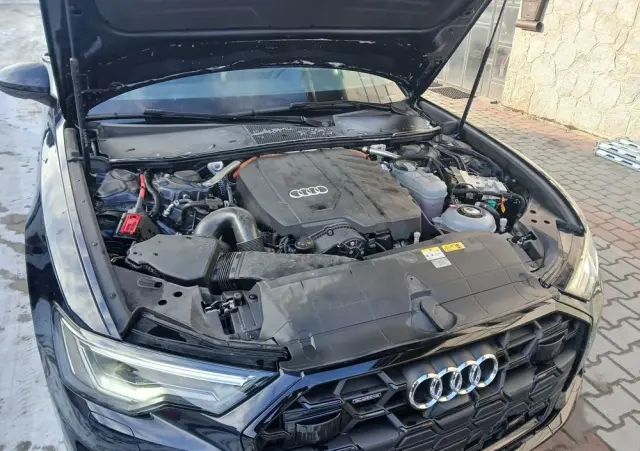 AUDI A6 Avant 50 TFSI e quattro S tronic S line