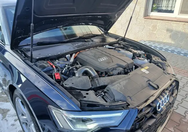 AUDI A6 Avant 50 TFSI e quattro S tronic S line