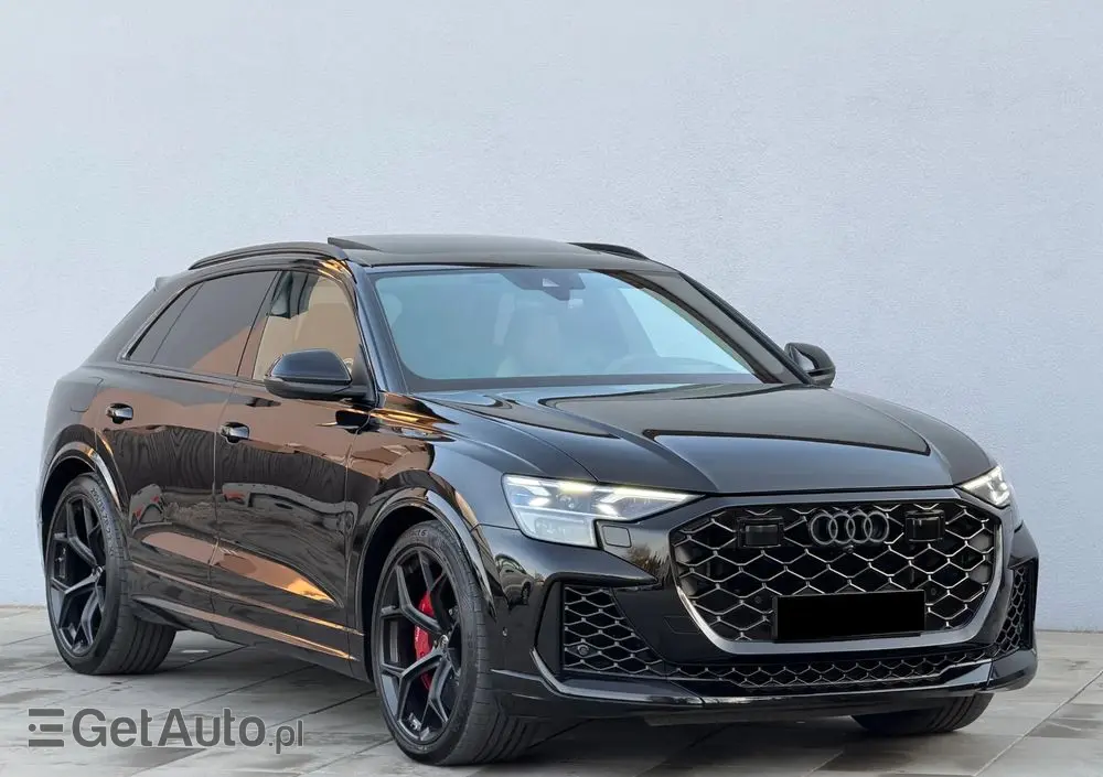 AUDI RS Q8 