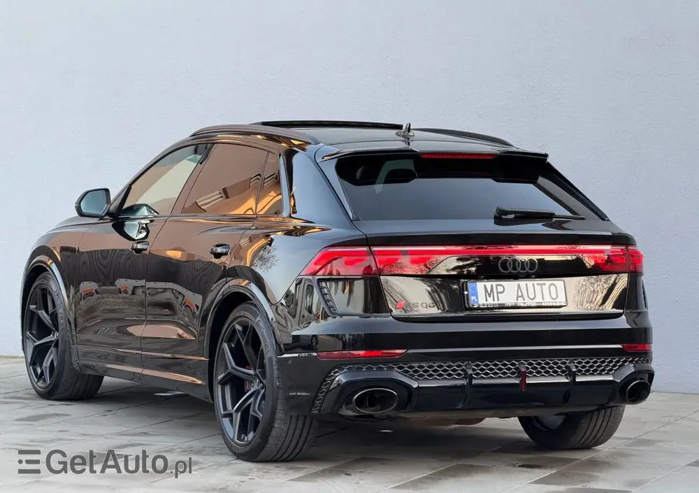 AUDI RS Q8 