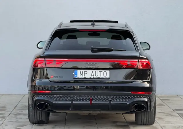 AUDI RS Q8 