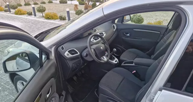 RENAULT Scenic 1.6 16V 110 Expression