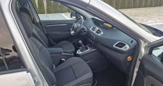 RENAULT Scenic 1.6 16V 110 Expression