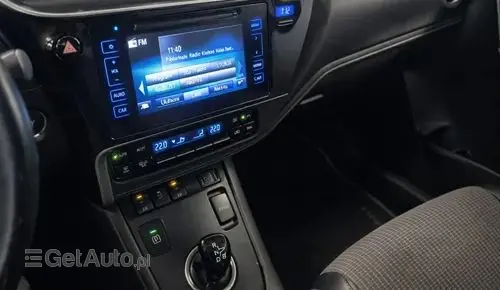 TOYOTA Auris 