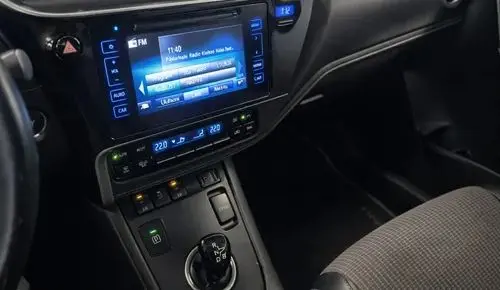 TOYOTA Auris 
