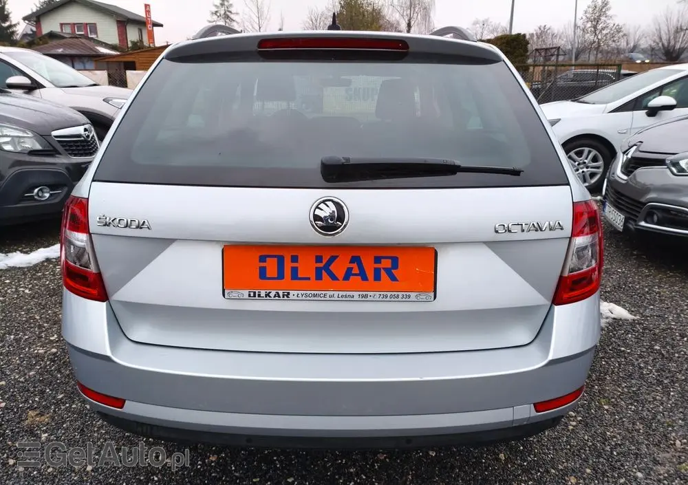 SKODA Octavia 1.6 TDI DSG Soleil