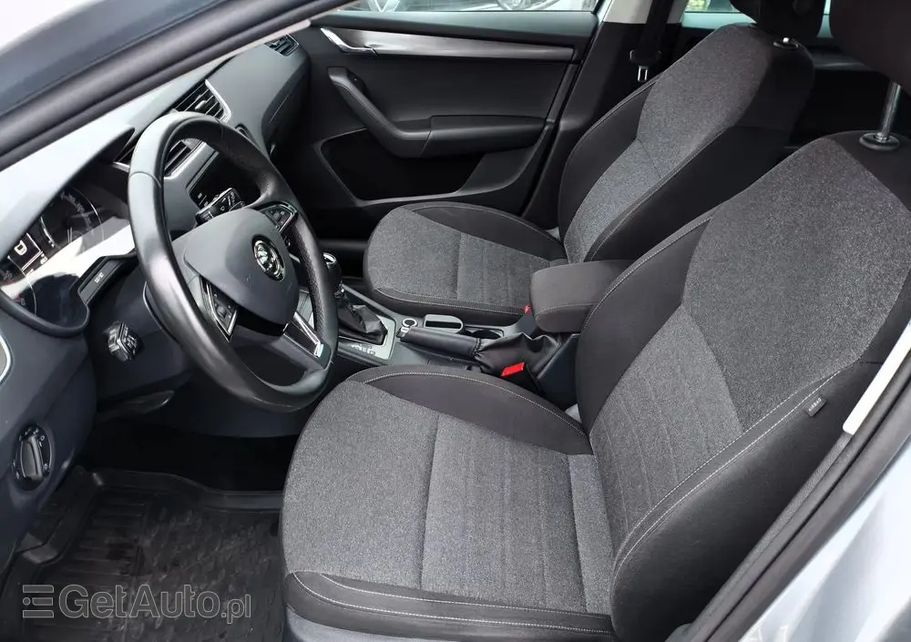 SKODA Octavia 1.6 TDI DSG Soleil