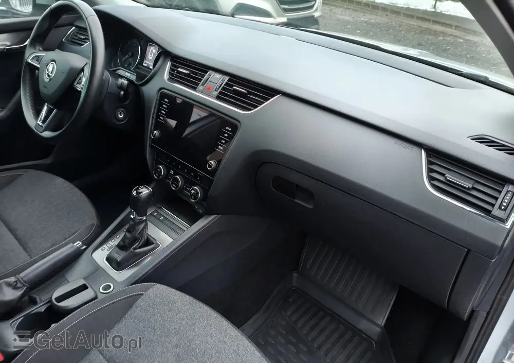 SKODA Octavia 1.6 TDI DSG Soleil