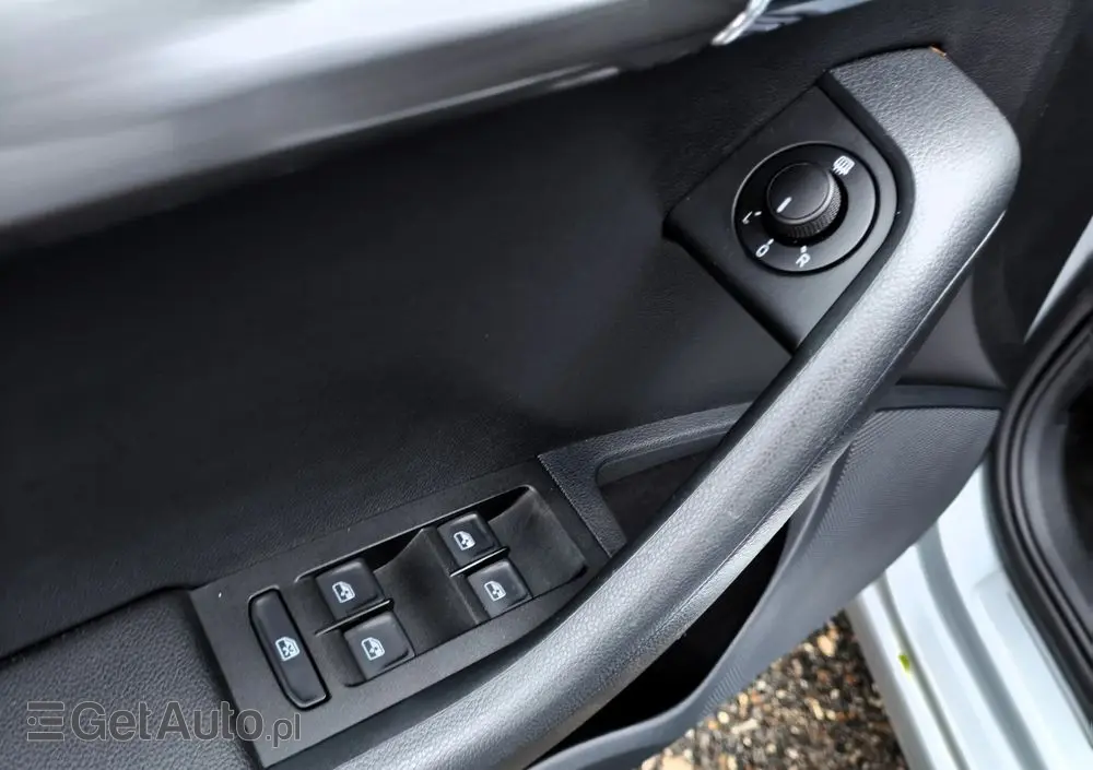 SKODA Octavia 1.6 TDI DSG Soleil