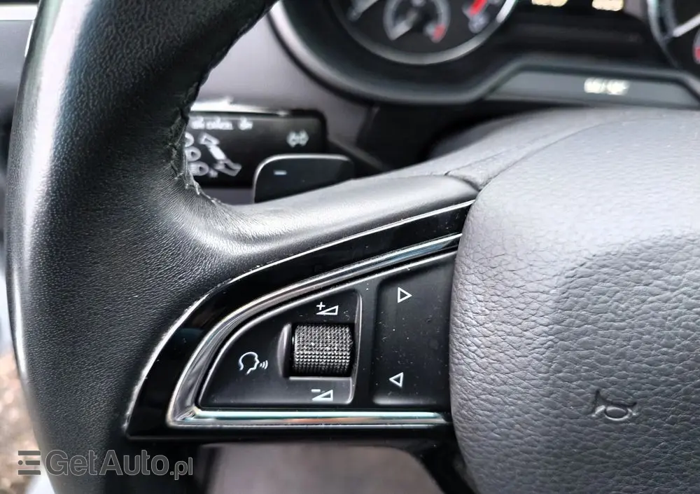 SKODA Octavia 1.6 TDI DSG Soleil