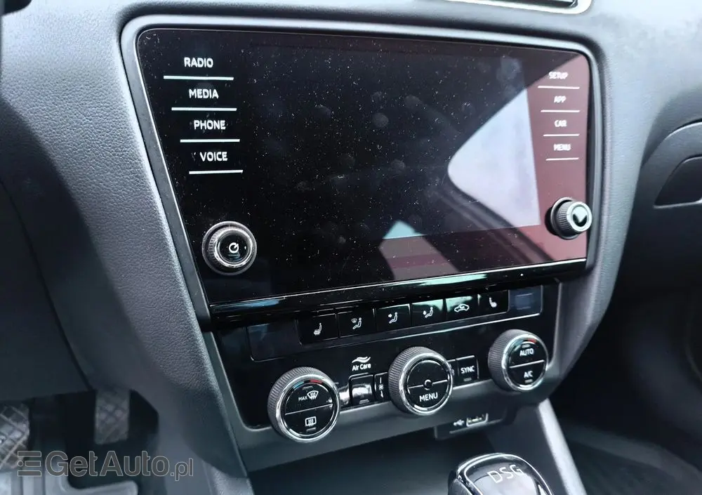 SKODA Octavia 1.6 TDI DSG Soleil