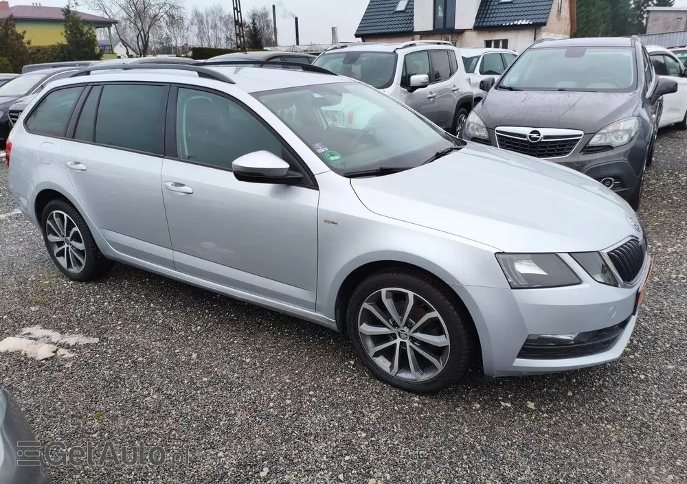 SKODA Octavia 1.6 TDI DSG Soleil