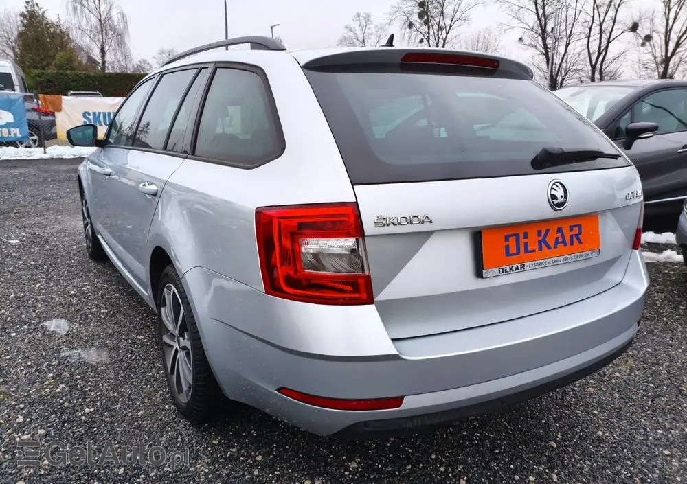 SKODA Octavia 1.6 TDI DSG Soleil