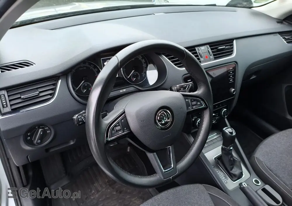SKODA Octavia 1.6 TDI DSG Soleil