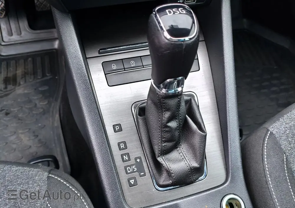 SKODA Octavia 1.6 TDI DSG Soleil