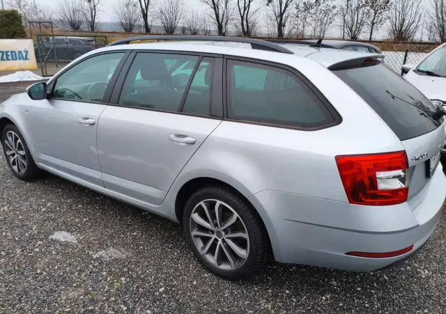 SKODA Octavia 1.6 TDI DSG Soleil