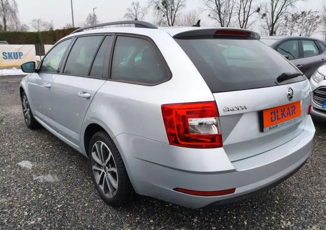SKODA Octavia 1.6 TDI DSG Soleil