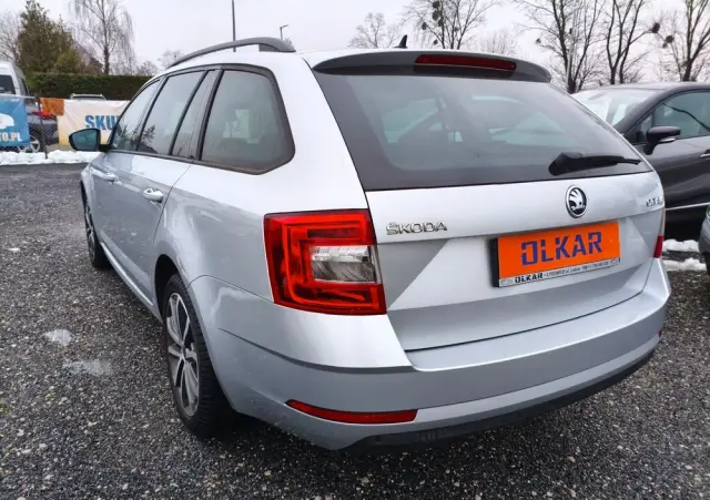 SKODA Octavia 1.6 TDI DSG Soleil