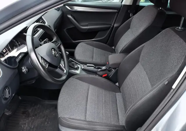 SKODA Octavia 1.6 TDI DSG Soleil