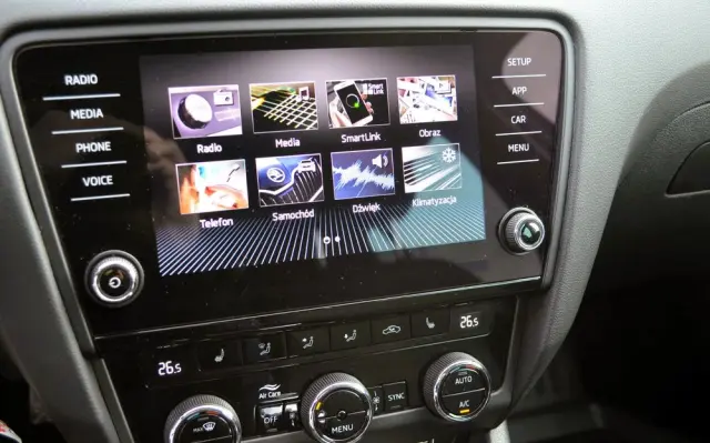 SKODA Octavia 1.6 TDI DSG Soleil