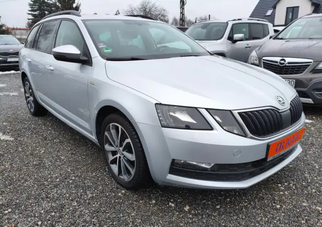 SKODA Octavia 1.6 TDI DSG Soleil