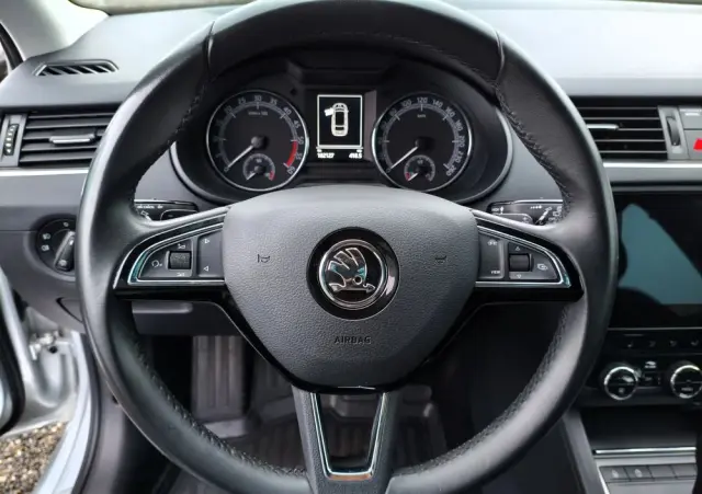 SKODA Octavia 1.6 TDI DSG Soleil