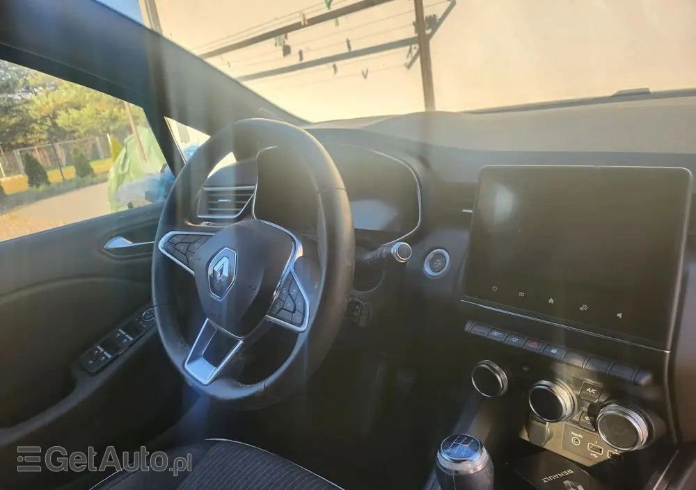 RENAULT Clio TCe 100 BUSINESS EDITION