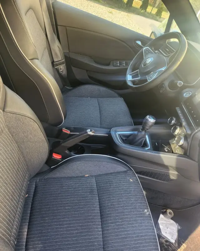 RENAULT Clio TCe 100 BUSINESS EDITION