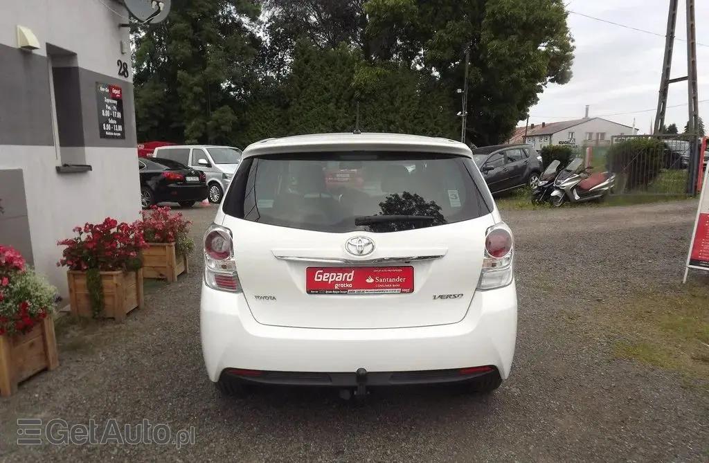 TOYOTA Verso 