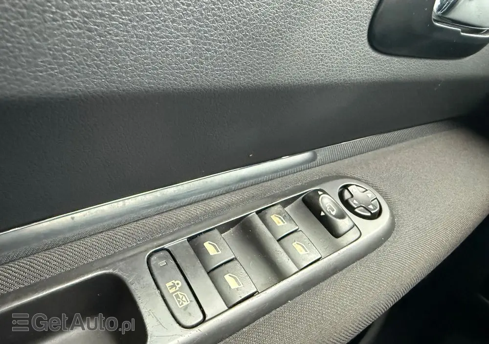 PEUGEOT 3008 HDi FAP 150 Active