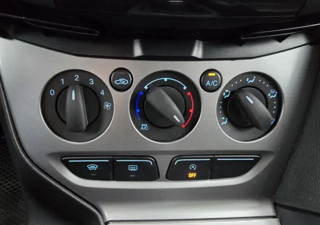 FORD Focus SW 1.6 TDCi DPF Titanium