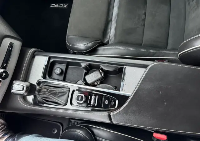 VOLVO XC 90 D5 AWD R-Design