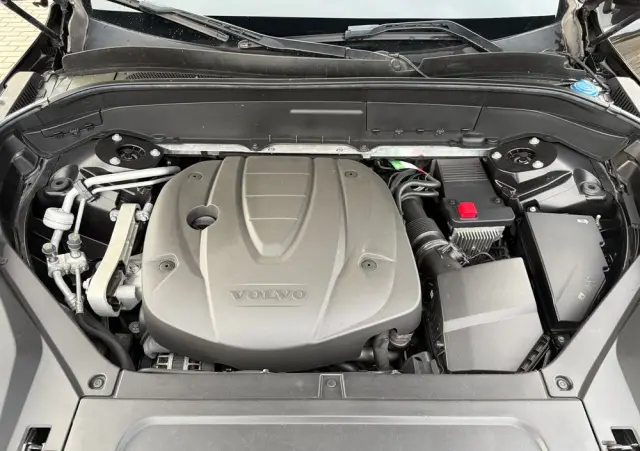 VOLVO XC 90 D5 AWD R-Design
