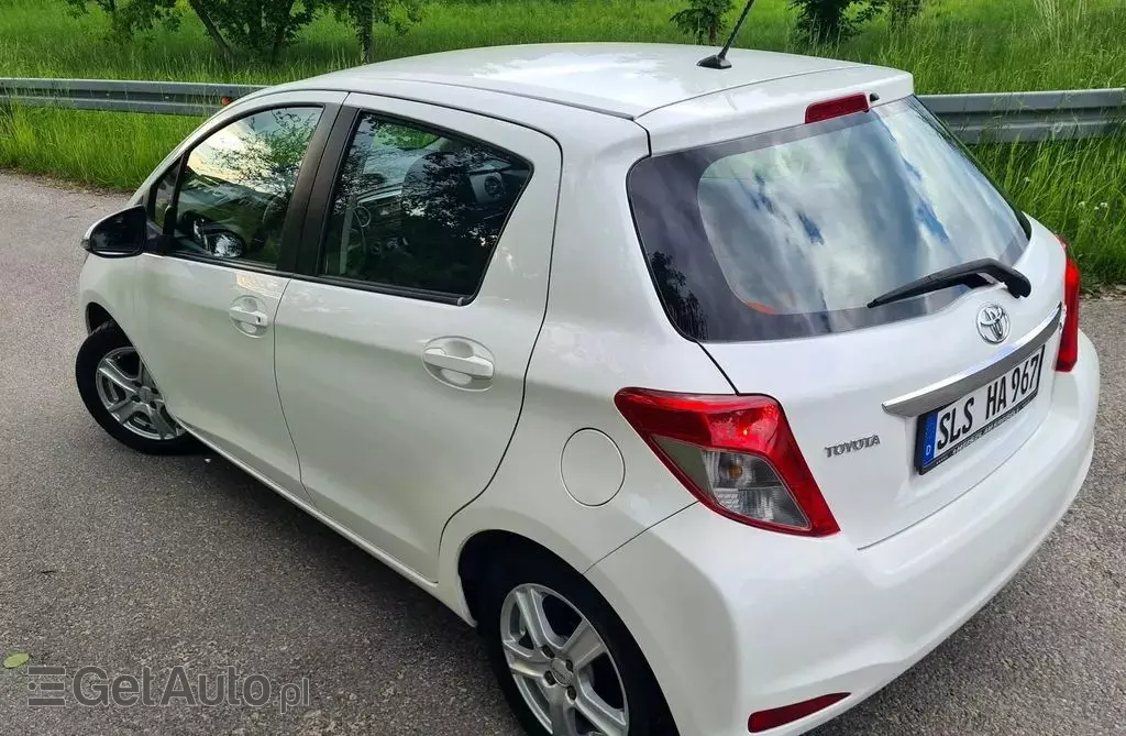 TOYOTA Yaris 