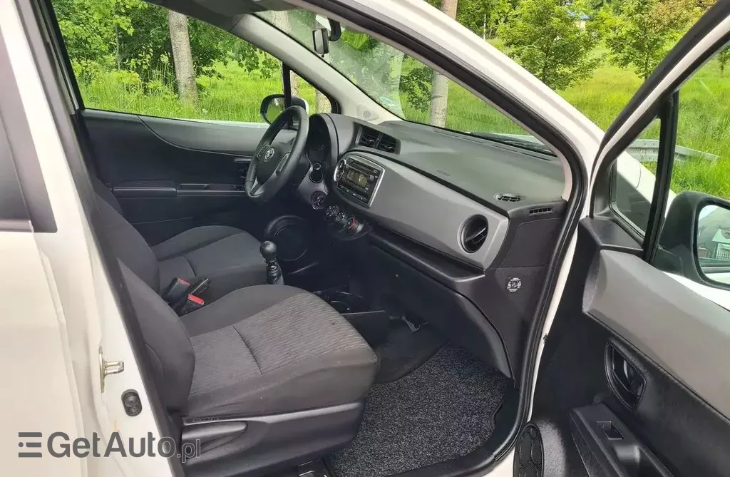 TOYOTA Yaris 