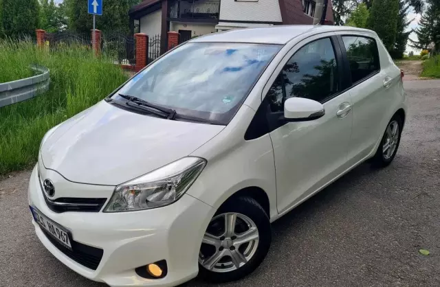 TOYOTA Yaris 