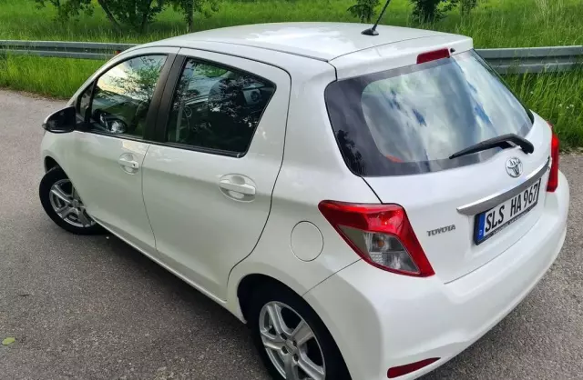 TOYOTA Yaris 