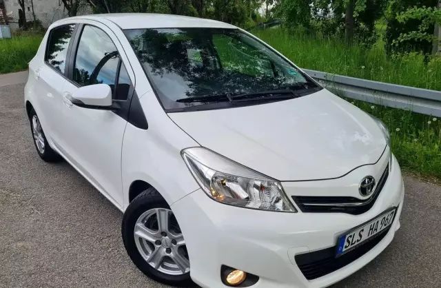 TOYOTA Yaris 
