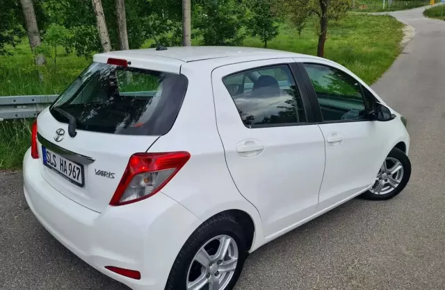 TOYOTA Yaris 