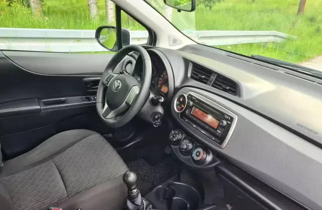 TOYOTA Yaris 
