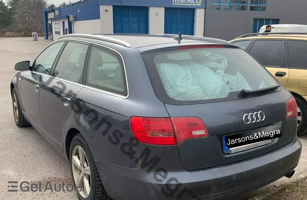 AUDI A6 