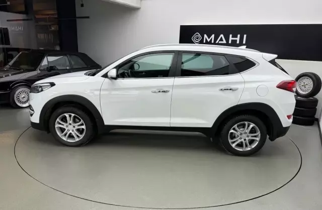 HYUNDAI Tucson 