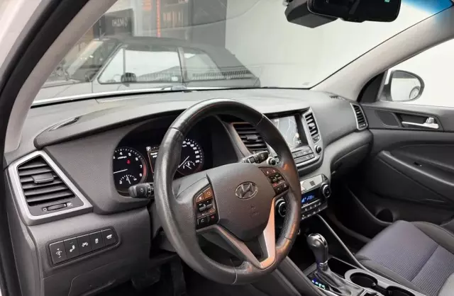 HYUNDAI Tucson 
