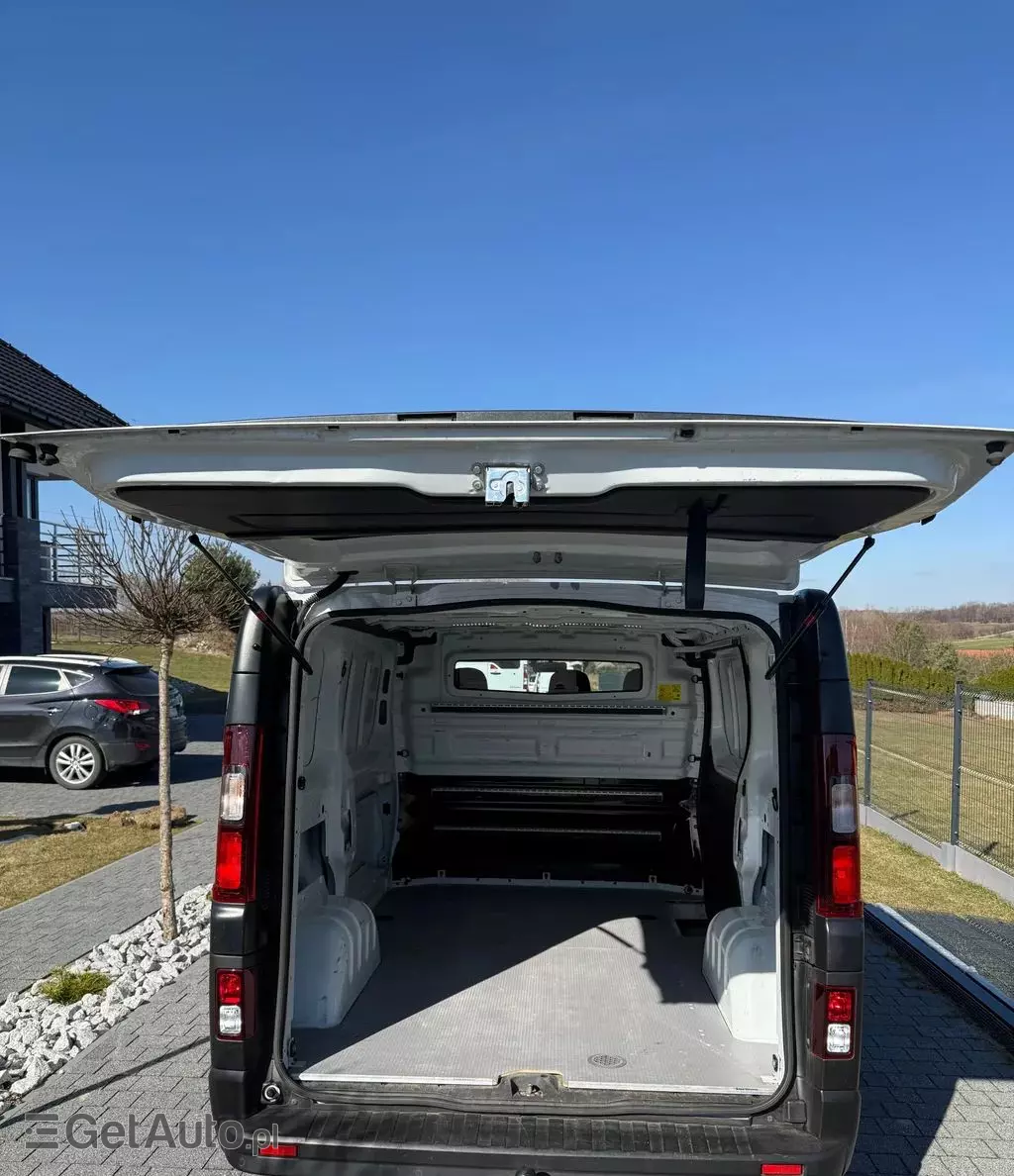 RENAULT Trafic 