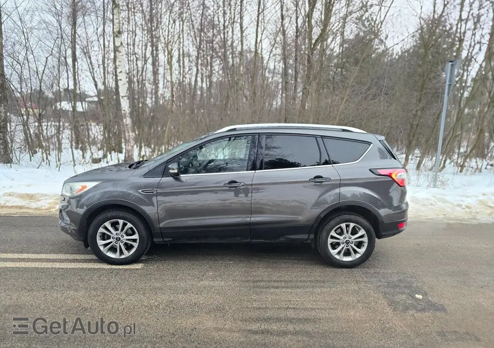 FORD Kuga 1.5 EcoBoost 2x4 Titanium