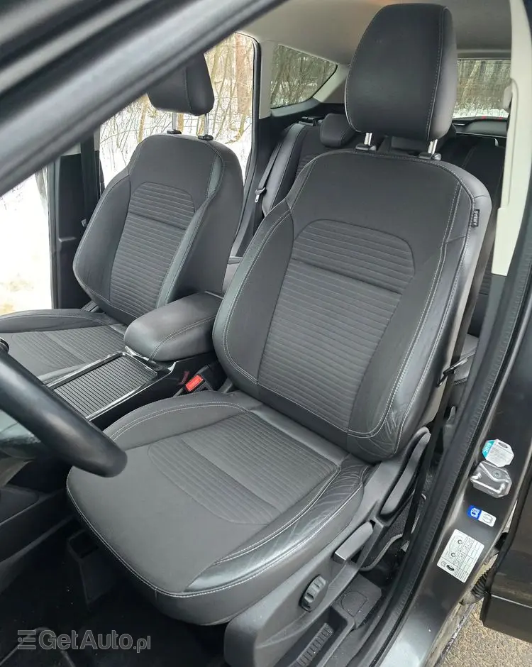 FORD Kuga 1.5 EcoBoost 2x4 Titanium