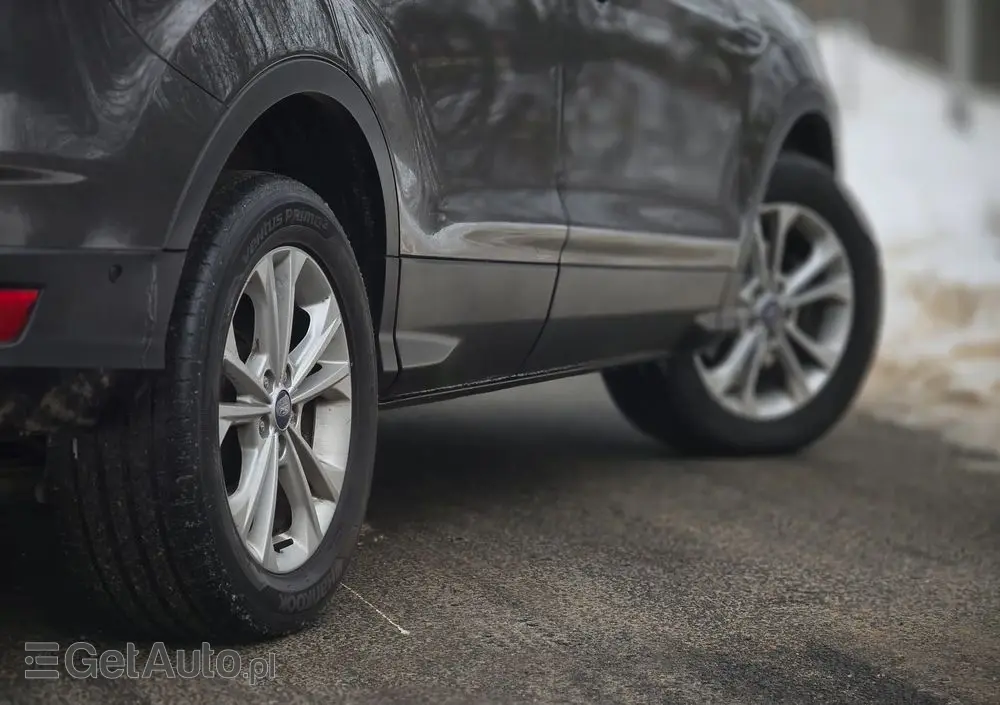 FORD Kuga 1.5 EcoBoost 2x4 Titanium