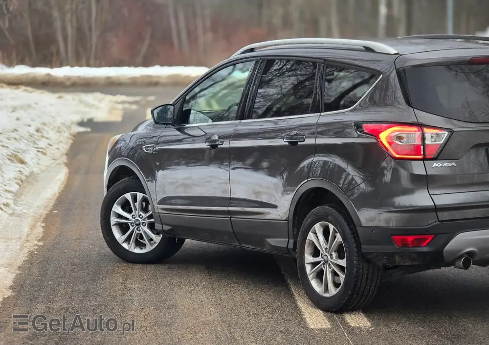 FORD Kuga 1.5 EcoBoost 2x4 Titanium