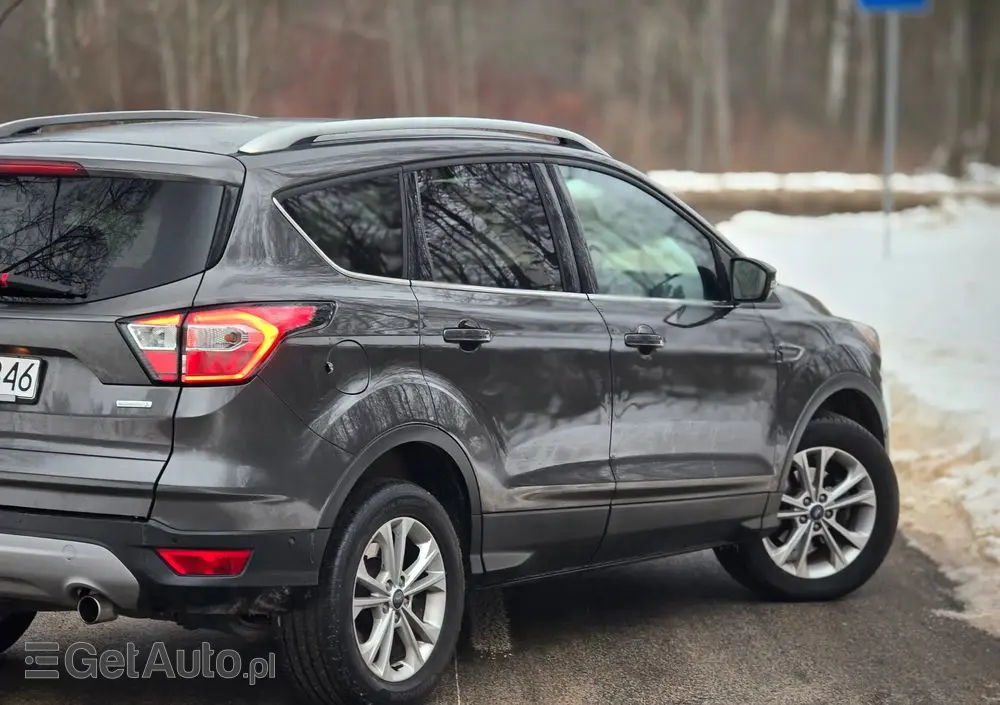 FORD Kuga 1.5 EcoBoost 2x4 Titanium