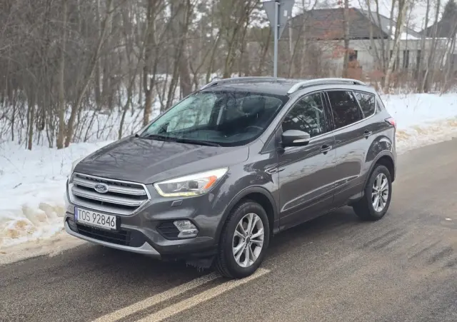 FORD Kuga 1.5 EcoBoost 2x4 Titanium